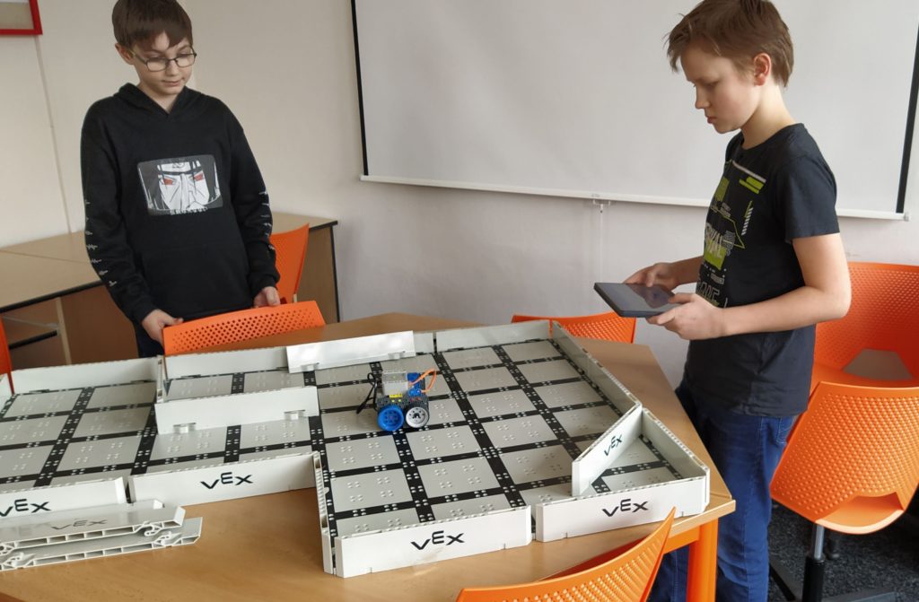 ROBOTICKÁ STAVEBNICE VEX GO ROBOTICKÁ STAVEBNICE VEX GO