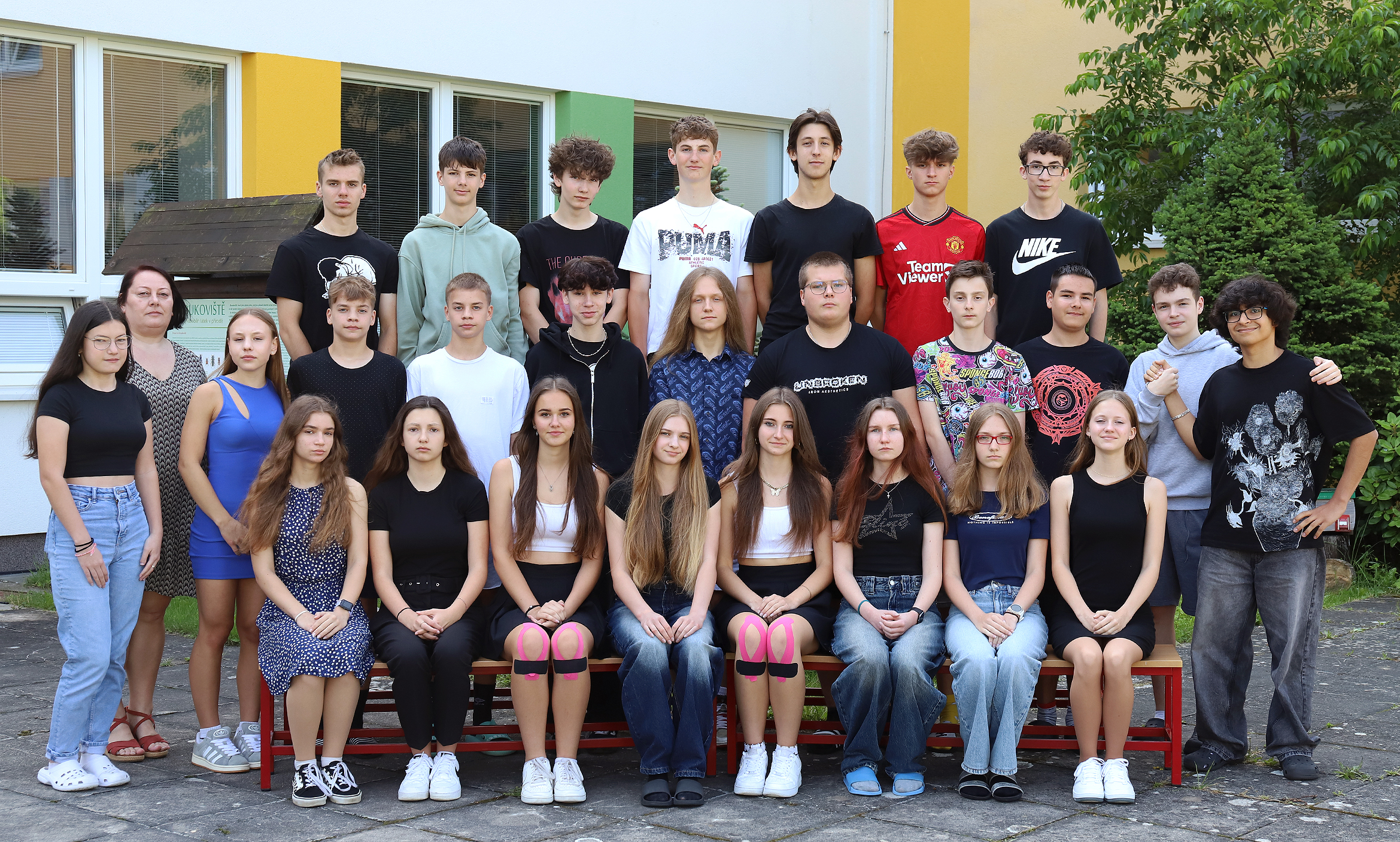 Absolventi IX.B