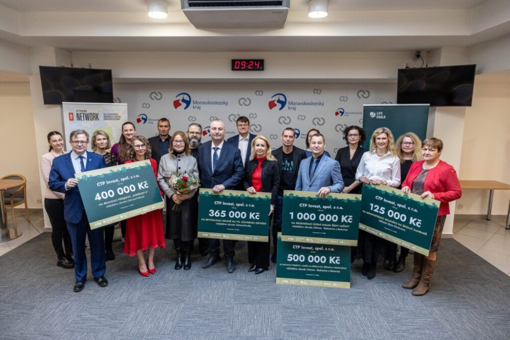 NOVÝ SKLENÍK PRO ZŠ KLIMKOVICE