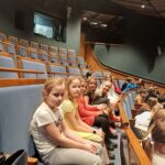 Žáci v divadle loutek